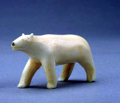 Sculpture of a polar bear