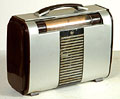 Radio portable en mtal et 
plastique, 
modle BP6C, RCA Victor.