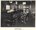 Bureau du grant de 
l'tablissement, 
J. Arthur Paquet, vers 1902.
