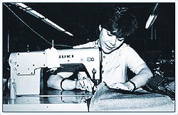 Italian-Canadian woman working in a factory, Montreal, Quebec, c. 1970
CMC CD2004-0445 D2004-6143