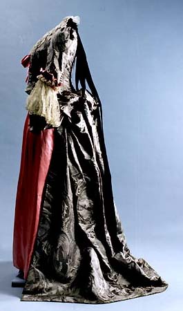 Dress worn by Lady Van Horne