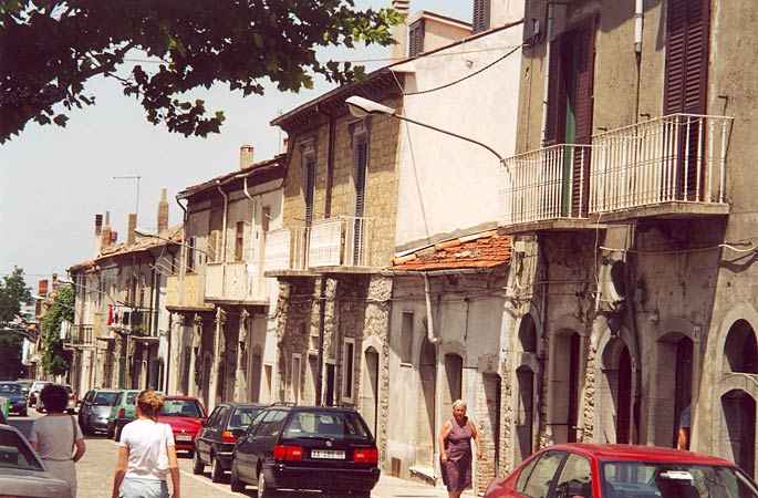 Street scene in Monteleone di Puglia, July 2002