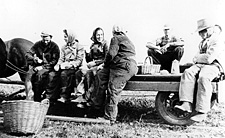 Potato pickers in Spandet, ca 1940.