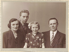 Anna, Sigvard, Ella, and Frederik Bennedsen, ca 1953. 