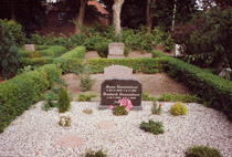 Anna and Frederik Bennedsen’s gravesite, Spande