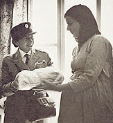 Lotta Hitschmanova with a Palestinian refugee, before 1970