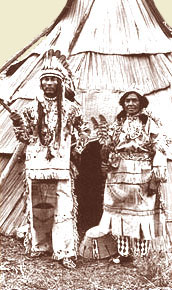 The chief John Tetlenitsa and his wife KwElEmkst, dressed in ceremonial Garb., © CMC/MCC, 26997