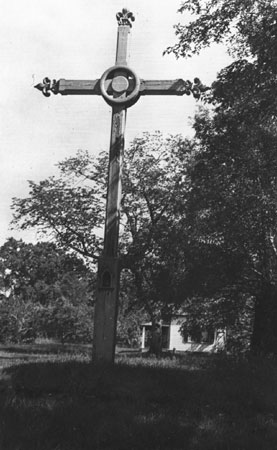 Wayside cross with fleur-de-lis endpoints, 1925., © CMC/MCC, Edouard Zotique Massicotte, 66350