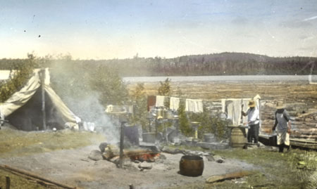 Forest camp on Desert Lake at the foot of Ignace Creek, Ontario, [19--]., © CMC/MCC, Q 2.1.11 LS