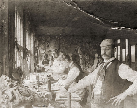 Sculptor Octave Morel (first from left) in the workshop of a german sculptor in New York, 1935., © CMC/MCC, Marius Barbeau, B286-8.4