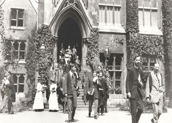 Students leaving a lecture at Balliol's Hall in Oxford, 4 June 1910., © CMC/MCC