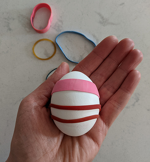 Easter egg with elastic bands