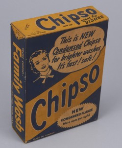 Chipso was the first laundry detergent specifically designed for automatic washing machines and dishwashers. This box, likely from the 1940s, proudly proclaimed that the “new condensed flakes” produced “more suds per cupful.” Canadian Museum of History, D-13436, IMG2015-0022-0074-Dm.