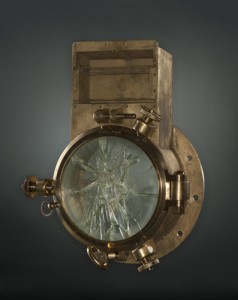 Porthole from the Empress of Ireland. Canadian Museum of History, 2012.21.439.1, photo Frank Wimart, IMG2012-0281-0004-Dm