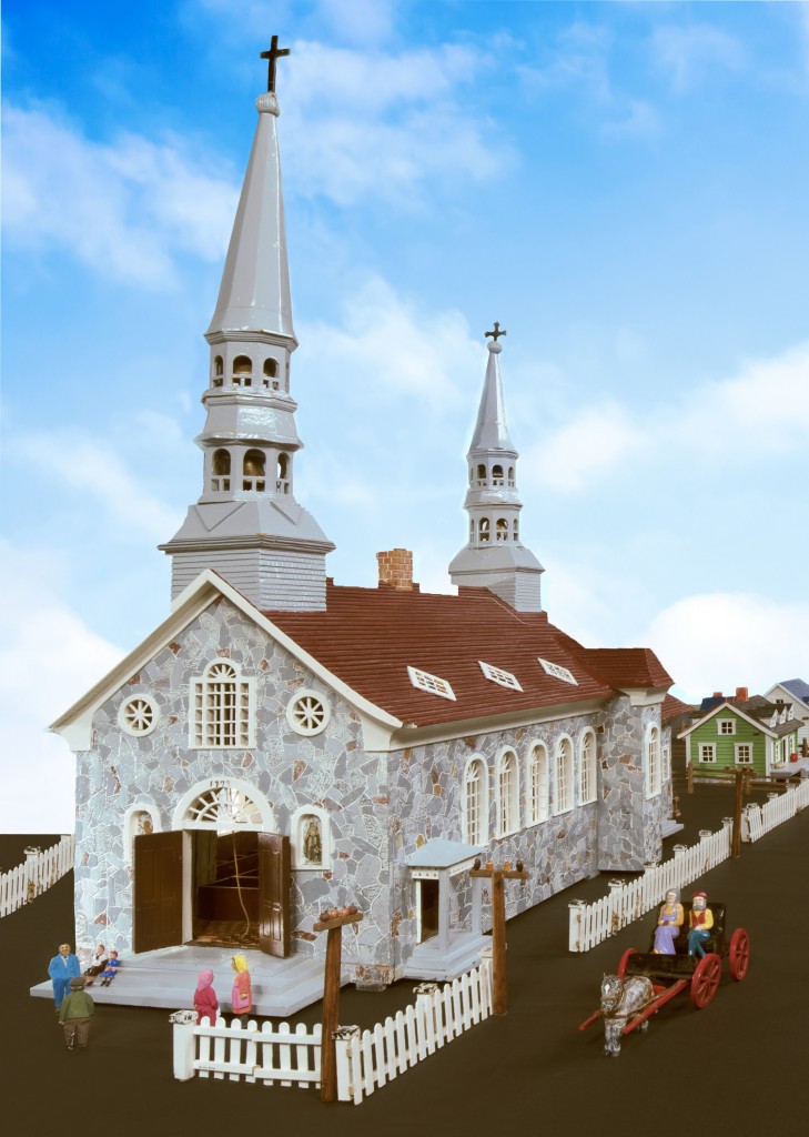L’église miniature de Saint-Jean-Port-Joli. L’intérieur sculpté et peint offre une reproduction fidèle de l’église du village. Musée canadien de l’histoire, IMG2015-0289-0002-Dp1 