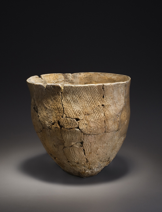 Cooking pot, Point Peninsula culture, Central Ottawa Valley, about 2,500 years ago Ceramic Canadian Museum of History, CaGi-1:1