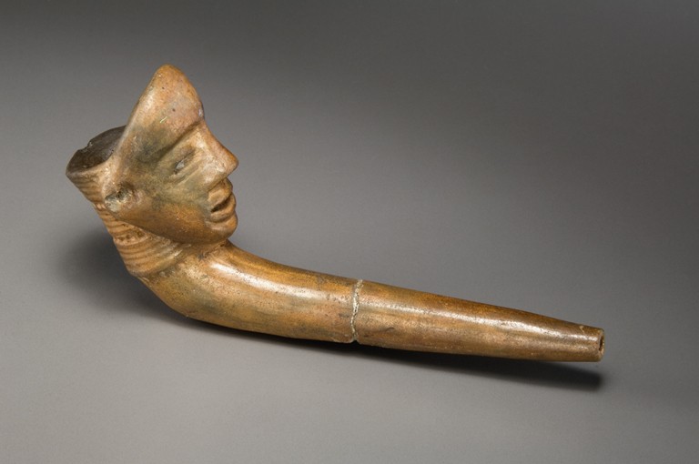 Pipe, St. Lawrence Iroquoian, St. Lawrence River Valley, approximately 450 years old, Ceramic Canadian Museum of History, VIII-F:12005
