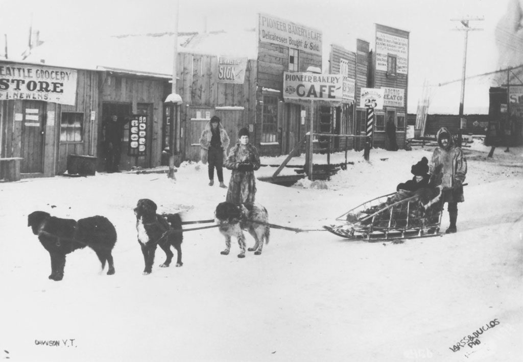 Dogsled on Front Street