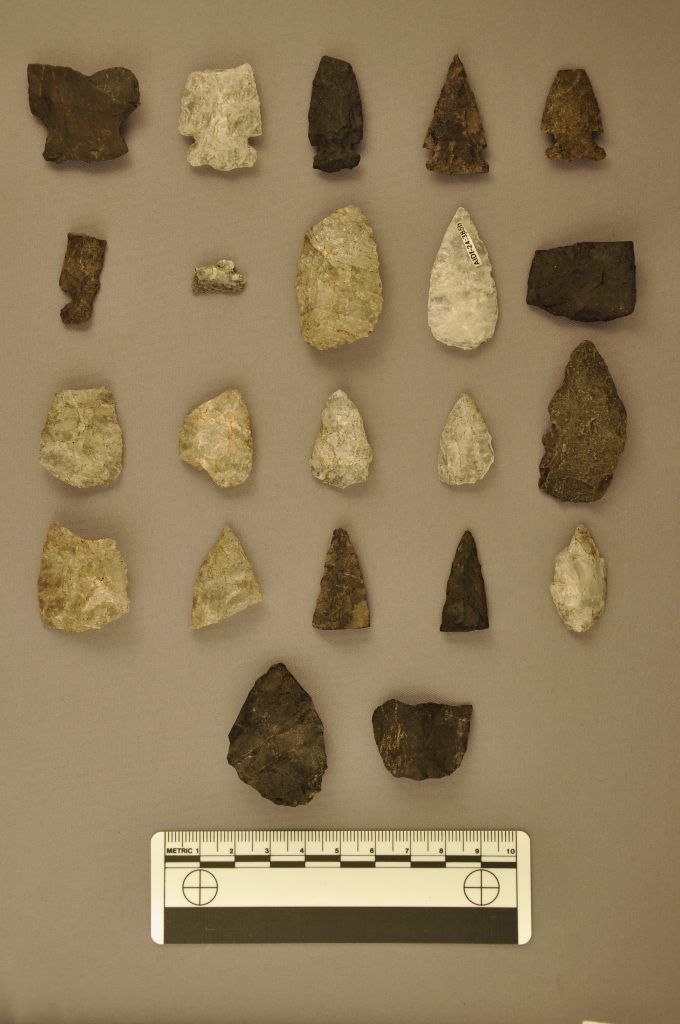 4)A selection of stone projectile points recovered from house floor contents in 2010. Canadian Museum of History, Photo: Matthew Betts