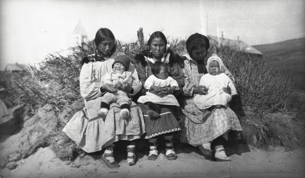 Inupiat women