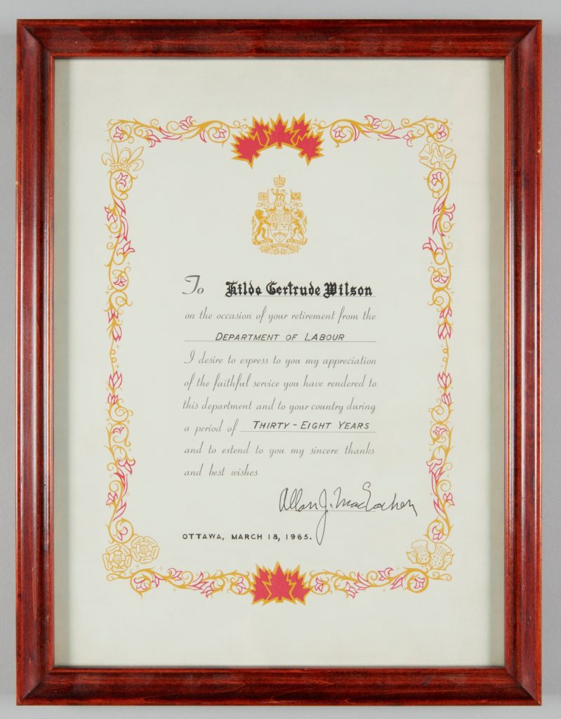Çalışma Bakanı Allan MacEachen tarafından emekli bir çalışana verilen sertifika, 18 Mart 1965.