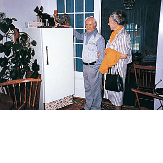 Nettie and Henri Lajeunesse - Archives, 2002-F0008.7