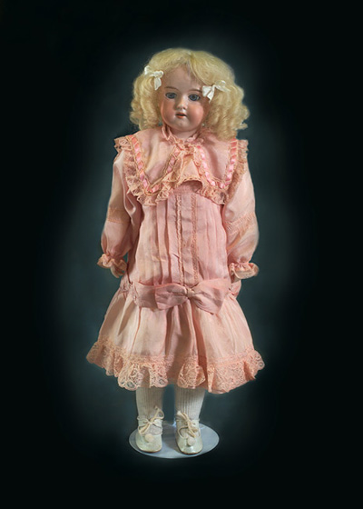 Civilization.ca - Before e-commerce - The Eaton Beauty Doll: 