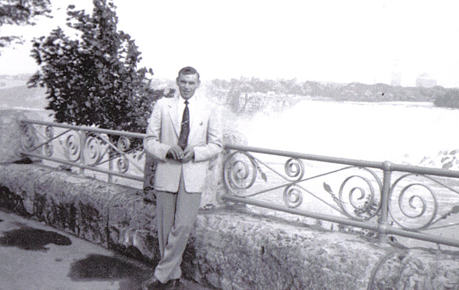 Chris Bennedsen on his first visit to Niagara Falls, 1954.