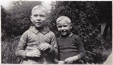 Ole and Chris Bennedsen in the garden of their home, ca 1934.