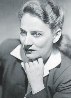 Gabrielle Roy in 1945,  year of publication of Bonheur d'occasion