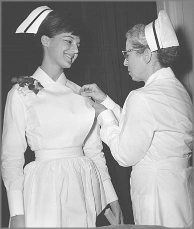 Civilization.ca - One Hundred Years of Nurses' Caps - Evolution of the  Nurse's Cap