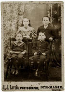 Marius Barbeau avec sa soeur et ses frères, c.1891., © MCC/CMC, 86-1201
