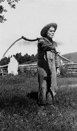 Napoléon Saint-Arnaud, 77 year old farmer, Sainte-Geneviève-de-Batiscan, Québec, 1920., © CMC/MCC, Edouard Zotique Massicotte, Z.iii.a.71