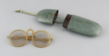 Eyeglasses, eyeglass case, © CMC/MCC, 83-1243.1-3
