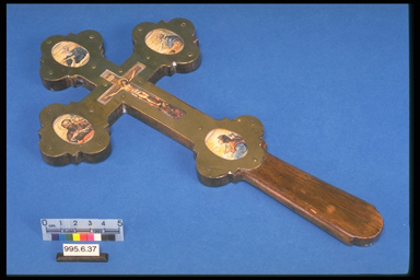 Crucifix, © CMC/MCC, 995.6.37