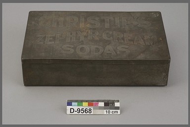 古い缶 biscuit canister | Canadian Museum of History