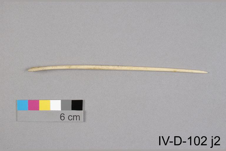 英12” Symbols Suffering Child AR12002 ARCHIVE RECORDINGS /00250 blood bag pin | Canadian Museum of History