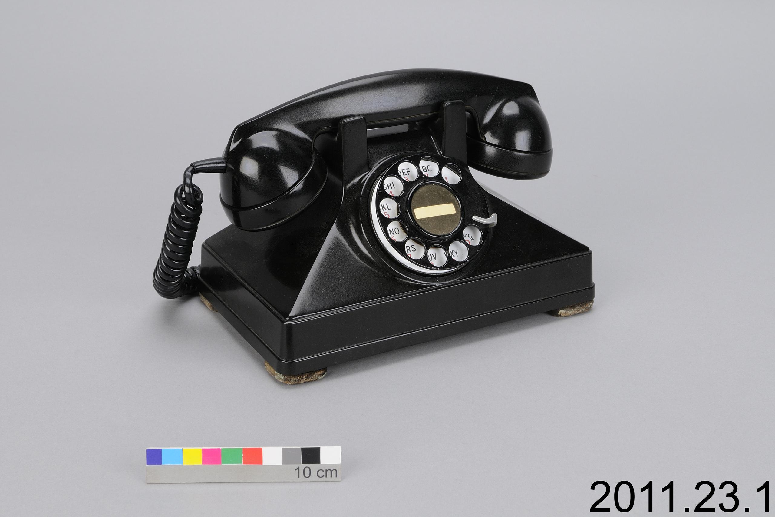 rotary dial telephone  Canadian Museum of History