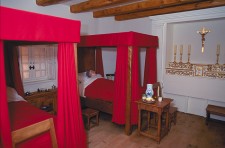 Hôtel-Dieu room reconstructed at the Canadian Museum of Civilization