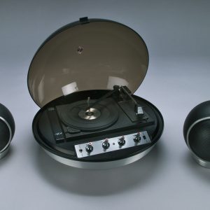 Apollo model stereo and speakers