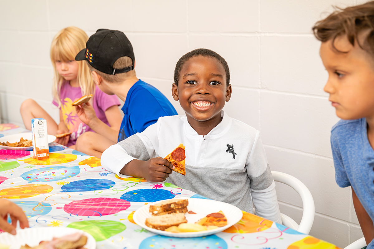 Children with lunch
